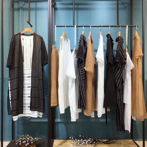 精品特惠，蔓潤秀 杭州一線女裝品牌，夏季折扣與加盟直供的財富新機(jī)遇